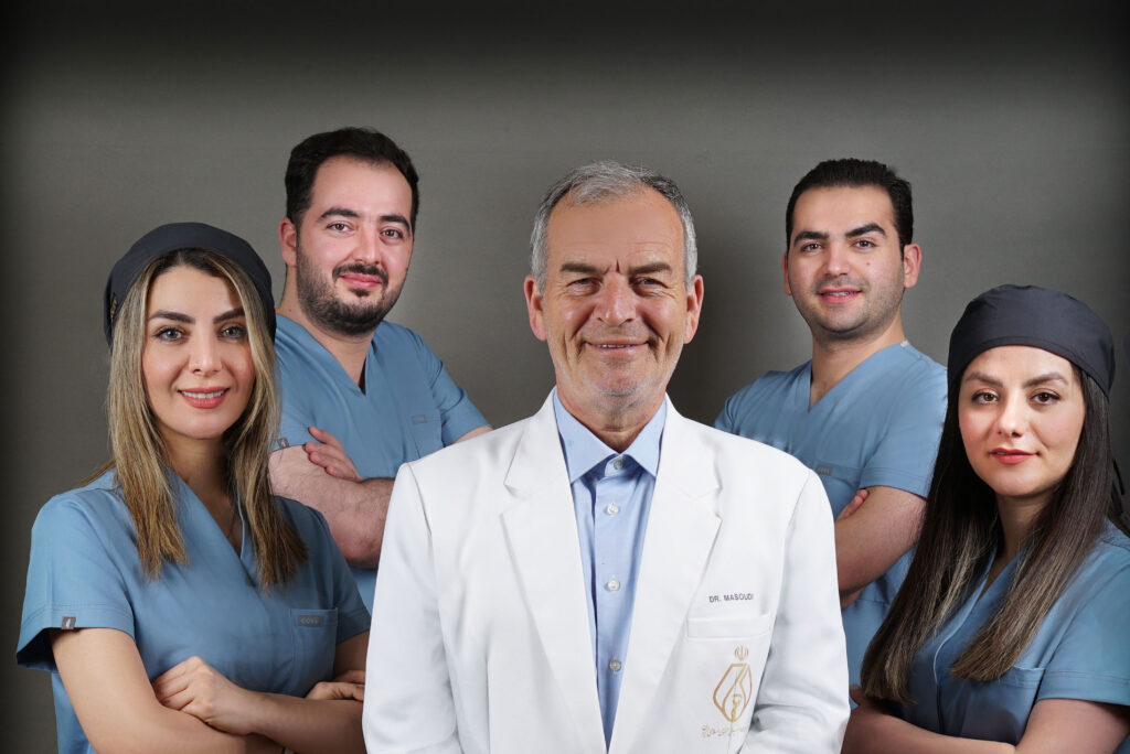 کلینیک دندان پزشکی دکتر مسعودی، یک خانواده دندان پزشک